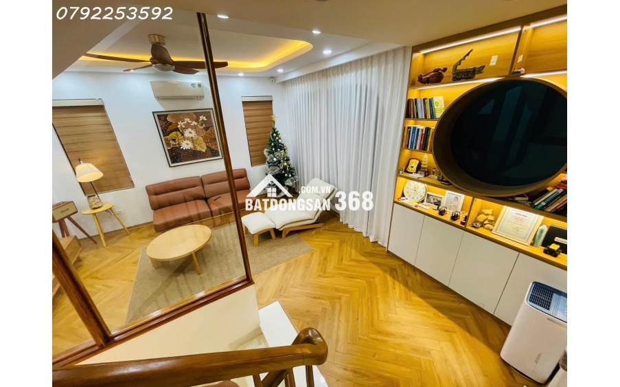 Bán Nhà Phố Trần Duy Hưng. Cầu Giấy. Diện Tích 30m. x6 Tầng. Mặt tiền 5.7m. Giá bán 14.8 tỷ.